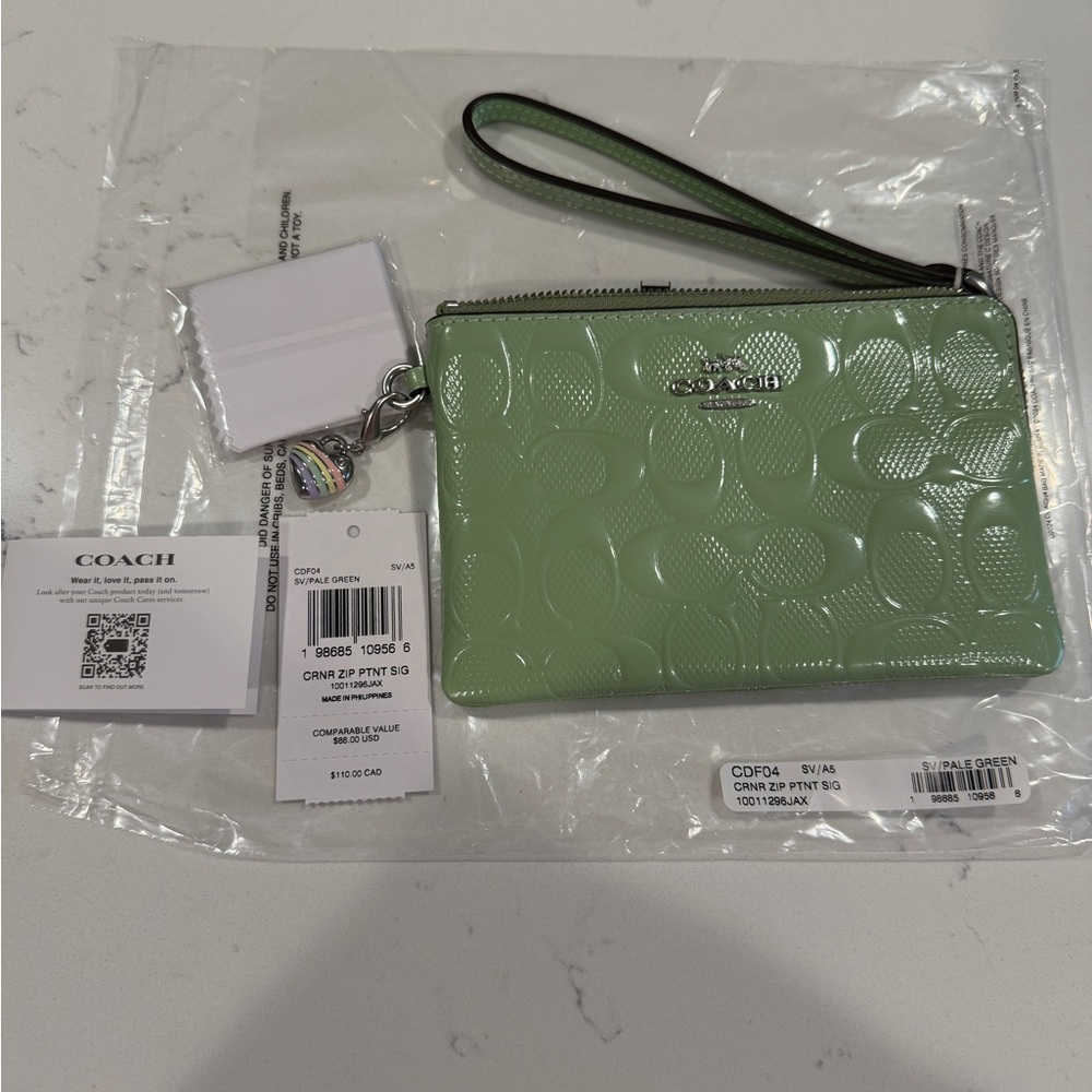 New! Coach! - Picture 10 of 17